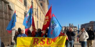 Licenziamenti Meneghetti di Rosà: domani incontro decisivo in Regione Il lavoratori della Meneghetti Spa a Venezia