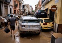 Alluvione Spagna, continua allerta meteo. La rabbia di Valencia contro re Felipe e Sanchez alluvione spagna