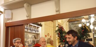 VicenzaPiù Viva di dicembre, autori e protagonisti hanno incontrato i lettori al bar Minerva. C’era anche Parolin con “Quella strada per il lago” VicenzaPiù Viva
