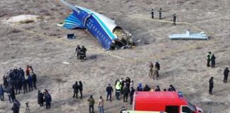 Aereo precipitato in Kazakistan, presidente azero Aliyev: “Colpito dal territorio russo”