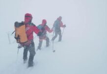 Alpinisti bloccati sul Gran Sasso, neve e vento forte fermano i soccorsi