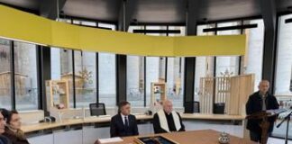 Apre nuovo ufficio postale mobile Vaticano in piazza San Pietro