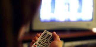 Ascolti tv lunedì 23 dicembre, ‘Cena di Natale’ vince con il 20,5% di share