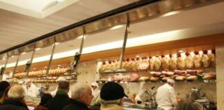 Capodanno: dalle lenticchie, al cotechino, allo champagne, i prezzi variano per il cenone