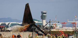 Corea del Sud, aereo con 181 persone a bordo si schianta in atterraggio