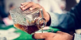 Da cirrosi a encefalopatia di Wernicke, i gravi rischi dell’abuso di alcol