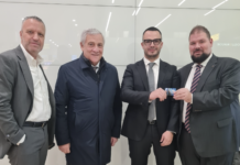 Forza Italia, presentate a Padova new entries Tasso e De Marzo da Gasparri, Tosi, Benigni, Sterle. Vice coordinatori giovani Gobbato e Panetto Forza Italia, da sx Flavio Tosi, Antonio Tajani, Gabriele Tasso e Nicolò Sterle