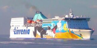 Genova, uomo cade in mare dal traghetto: ricerche in corso