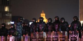 Georgia, premier esclude nuove elezioni: “A fine mese presidente vada via”