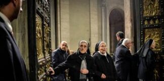 Giubileo, oggi l’apertura della Porta Santa di San Pietro: il significato, le tappe