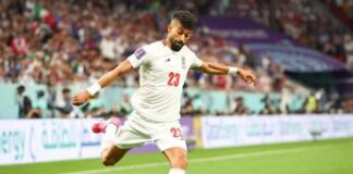 Iran, calciatore abbraccia tifosa prima di una partita: rischia squalifica