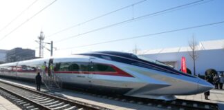 La Cina presenta i prototipi del treno ad Alta Velocità più veloce del mondo: CR450