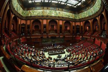 Manovra, emendamento per stipendi più alti ai ministri