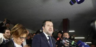 A colpi di Arnò | Open Arms, Matteo Salvini assolto e non martire. Giuseppe Arnò (ASIB) concorda con l’opinione generale: “brindo alla Giustizia” Matteo Salvini con l'avvocato Giulia Buongiorno dopo la lettura della sentenza (ANSa - Photo by Alberto PIZZOLI : AFP)