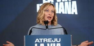 Meloni infiamma Atreju: “Avanti con riforme”. Attacchi a Schlein, Prodi e Landini