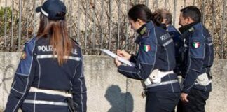 Milano, investe su strisce mamma e figlio disabile e scappa: arrestato