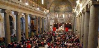 Natale, 400 persone in basilica di Santa Maria in Trastevere per pranzo di Sant’Egidio