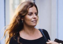 Natale, gli auguri di Ilaria Salis: “Mai più gente senza casa”