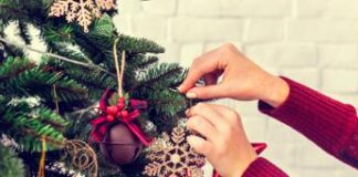 Natale tra decorazioni e luminarie, il decalogo per evitare incidenti domestici