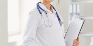 Oltre 1 medico su 2 donna ma parità lontana, solo 19% tra primari