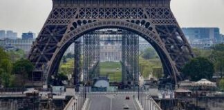 Parigi, Torre Eiffel evacuata per un cortocircuito a un ascensore