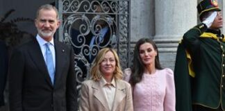 Reali di Spagna in Italia, accolti da Mattarella e Meloni. Felipe: “Visita speciale”