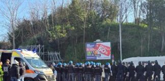 Roma, scontri durante sgombero Forte Portuense: ci sono feriti