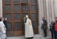 Omelia della Messa di apertura del Giubileo: il vescovo di Vicenza, Giuliano, propone un triplice rinnovamento per l’Anno Santo 29 dicembre 2024, il vescovo di Vicenza Giuliano all'apertura del Giubileo della diocesi di Vicenza