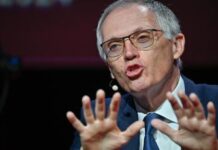 Stellantis, il ceo Carlos Tavares rassegna dimissioni