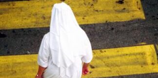 Suora manolesta: ruba bancomat alla madre superiora e preleva mille euro