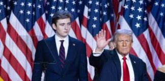 Trump, il figlio Barron gioca a calcio: “Sembra Crouch” – Video