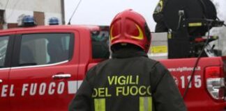 Vicenza, ultraleggero precipita su cimitero: ferito il pilota
