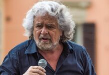 M5S, è il giorno del messaggio di Grillo: ipotesi impugnazione Statuto beppe grillo