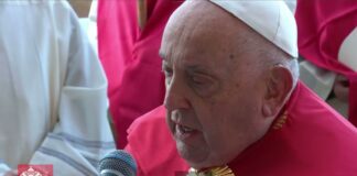 Il Papa apre la Porta Santa nel carcere di Rebibbia: “Aggrappatevi alla speranza” Papa apre la Porta Santa nel carcere di Rebibbia