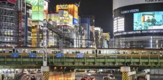 Attacco con martello in università Tokyo, 8 feriti: fermata studentessa