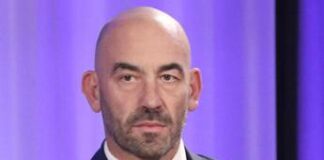 Bere biossido di cloro, l’ultima follia no-vax. Bassetti: “Danni permanenti”