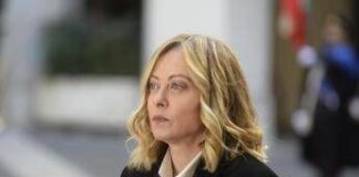 Caso Almasri, Meloni: “Dritti per la nostra strada”. Opposizioni: “Riferisca al Senato”