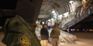 Chicago, raid per arrestare migranti: in campo lo ‘zar’ di Trump