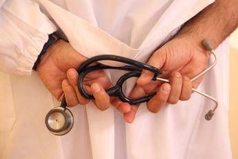 Cimo-Fesmed, ‘affidare diagnosi, prognosi e terapia ai medici in via esclusiva’