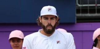 Djokovic battuto da Opelka, chi è il tennista americano