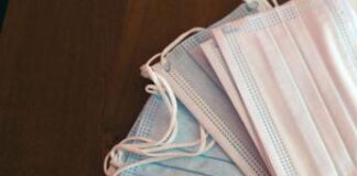 Influenza, boom di casi nel Regno Unito: tornano le mascherine negli ospedali. E in Italia?