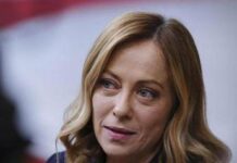 Meloni: “Nessun braccio di ferro o imbarazzo su Santanchè”