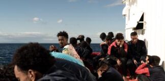 Migranti, 91 soccorsi da Ocean Viking: rianimata bimba di 7 anni