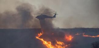 Nuovo incendio a Los Angeles, 30mila persone in fuga
