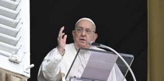 Papa Francesco cade a Santa Marta, contusione all’avambraccio destro