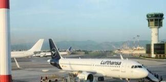 Problemi al motore per aereo Lufthansa, volo dirottato a Londra