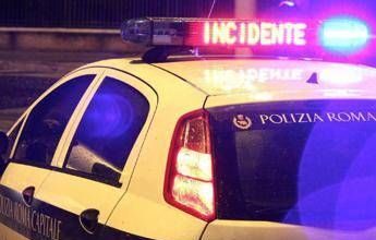 Roma, auto investe e uccide 69enne a Mezzocammino
