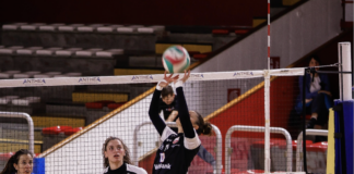 Serie B1 femminile, festa al palazzetto ritrovato di via Goldoni: la Volksbank Vicenza Volley supera Riccione al tie-break Spinello (Volksbank Vicenza Volley) al palleggio al palasport di Vicenza