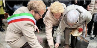 Vicenza onora la memoria con tre nuove Pietre di inciampo. Camani: “il Giorno della Memoria è un baluardo dei valori democratici” A Vicenza posate tre nuove Pietre di inciampo dedicate alla memoria di Bruno Allegro, Ruggero Menin e Luigino Scuizzato