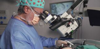 Sordità profonda, nuova tecnica chirurgica robotica al Martini di Torino